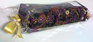 กระเป๋าสตรี : กระเป๋ากล่อง ลายดอกเบญจมาศสีม่วงดอกเล็ก ๆ พื้นดำ 1 กระเป๋าสตรี : กระเป๋ากล่อง ลายดอกเบญจมาศสีม่วงดอกเล็ก ๆ พื้นดำ 1
