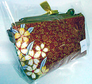 กระเป๋าสตรี : กระเป๋าชุด ลายกิ่งดอกไม้พาด พื้นสลับสีเขียว ม่วง ส้ม ทอง 1