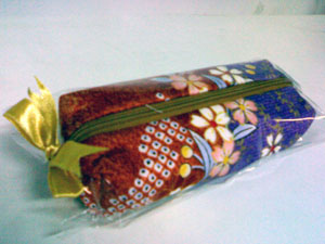 กระเป๋าสตรี : กระเป๋ากล่อง ลายกิ่งดอกไม้พาด พื้นสลับสีเขียว ม่วง ส้ม ทอง 0 กระเป๋าสตรี : กระเป๋ากล่อง ลายกิ่งดอกไม้พาด พื้นสลับสีเขียว ม่วง ส้ม ทอง 0